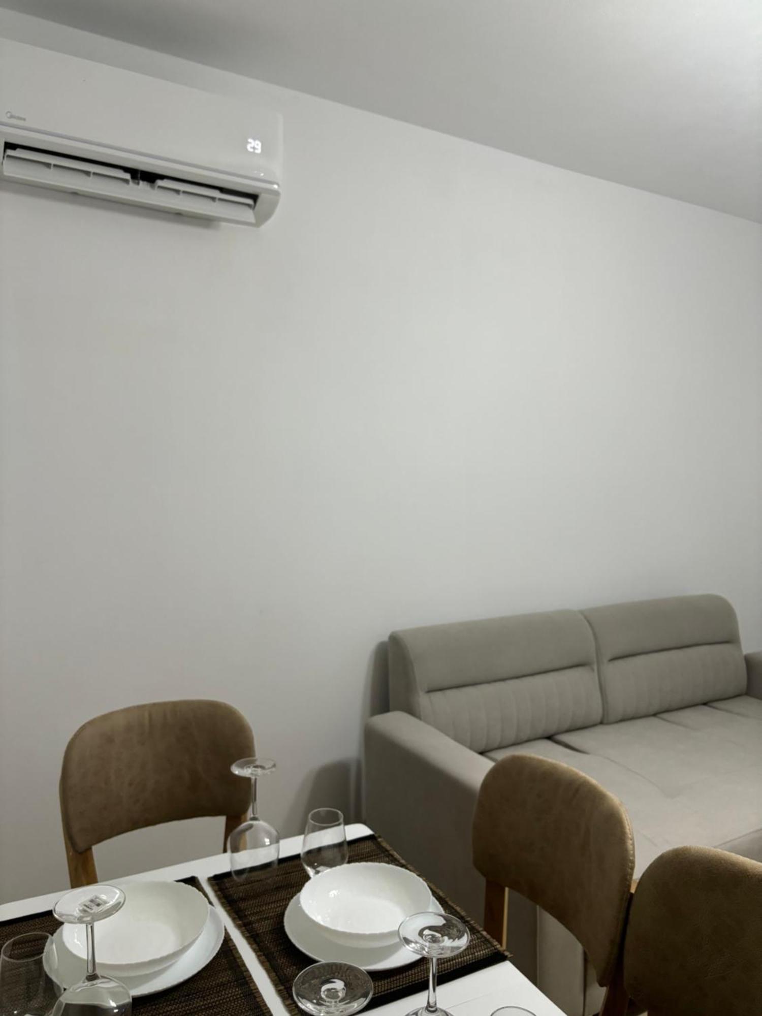 Kevi 'S Place Tirana Buitenkant foto