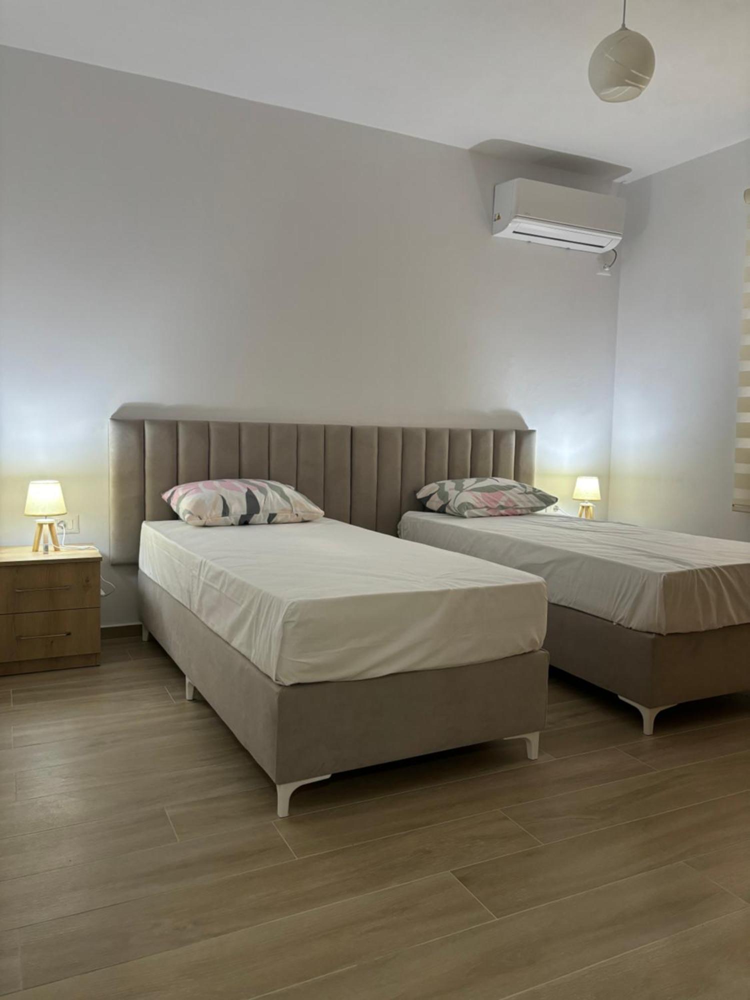 Kevi 'S Place Tirana Buitenkant foto